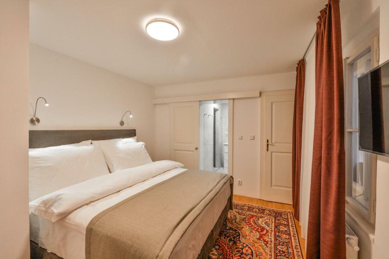 Romantic Apartment Prague Near Charles Bridge Екстериор снимка