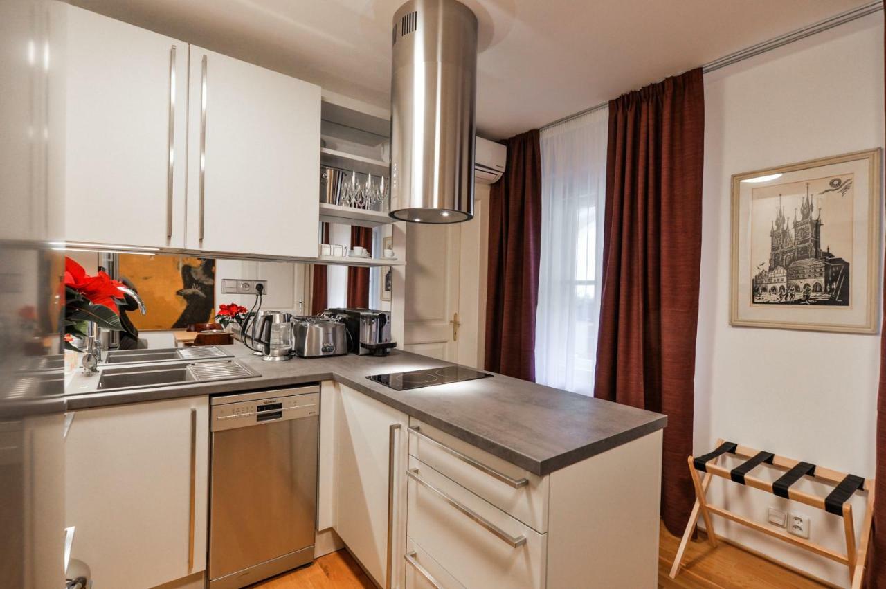 Romantic Apartment Prague Near Charles Bridge Екстериор снимка