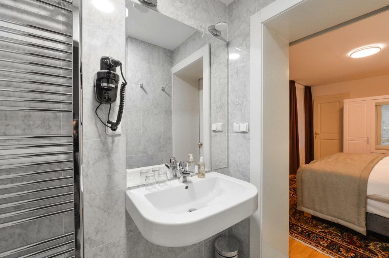 Romantic Apartment Prague Near Charles Bridge Екстериор снимка